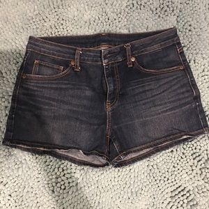 Short jeans